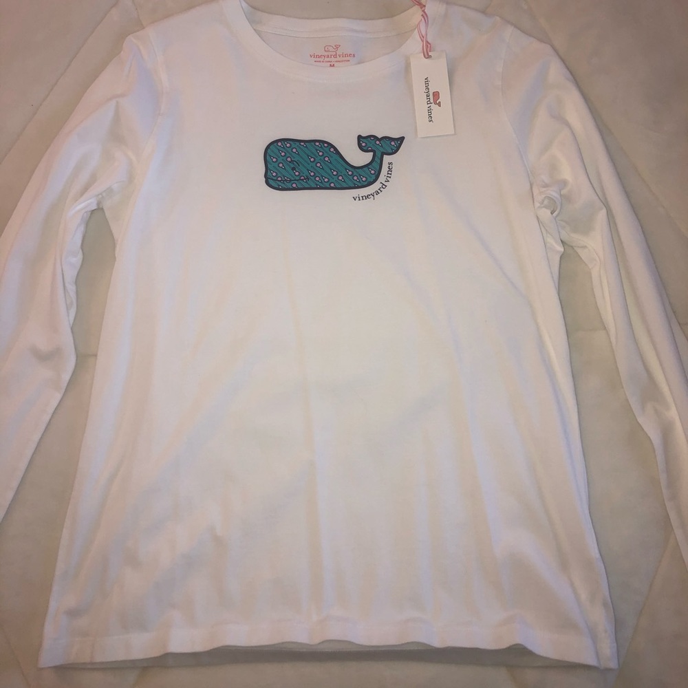 Women’s lacrosse vineyard vines long sleeve.